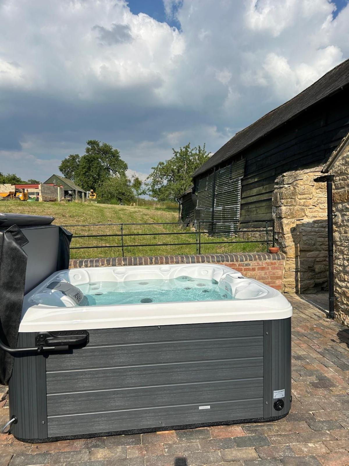 Beautiful Cotswold Farmhouse With Hot Tub Manchester Luaran gambar